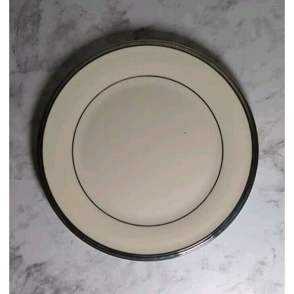 Lenox Solitaire Platinum Trimmed 8" Salad Plate Ivory With Silver Trim - Picture 1 of 4